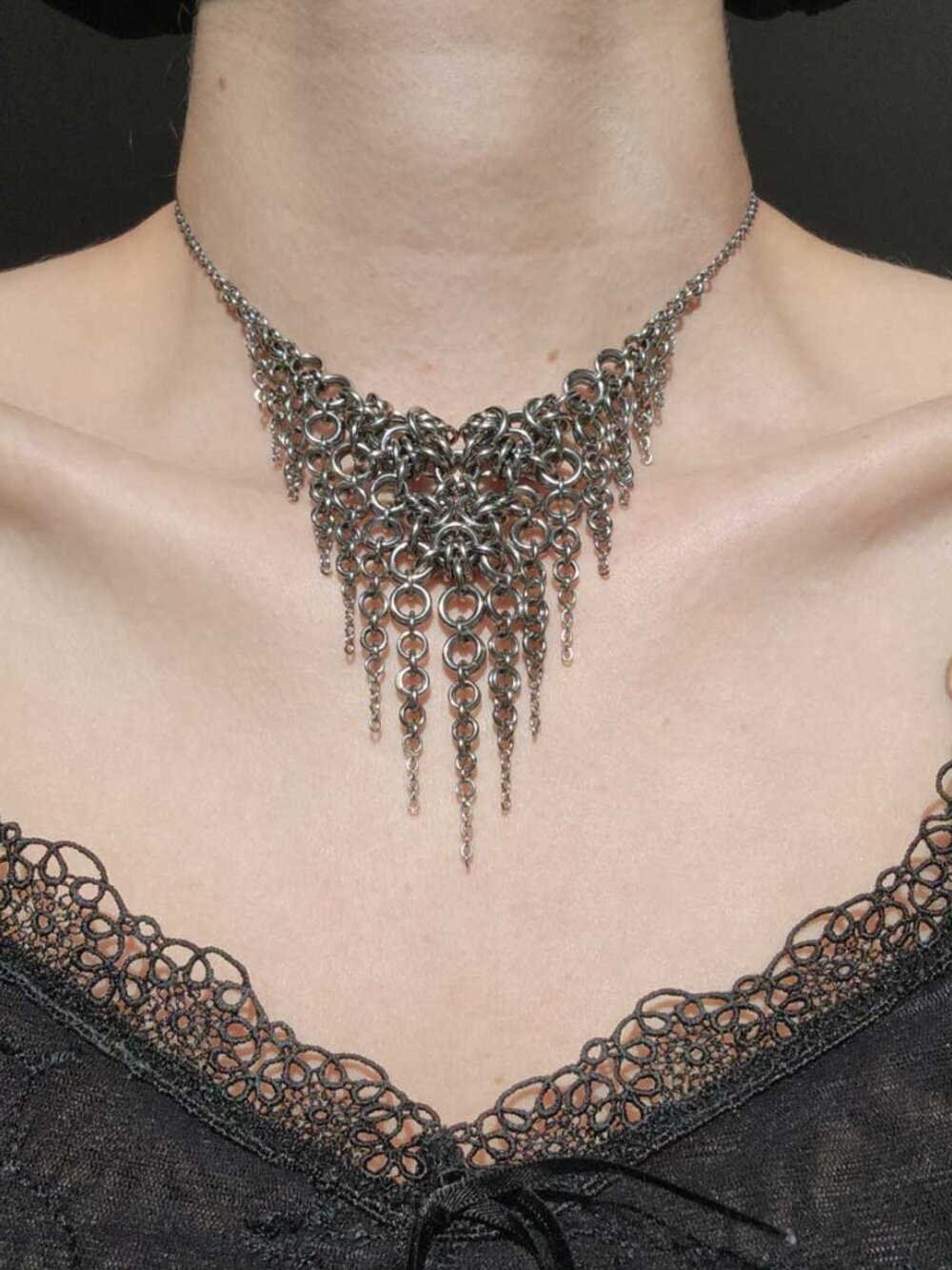 Gothic silver statement necklace with a V shape - Picture 3 of 8